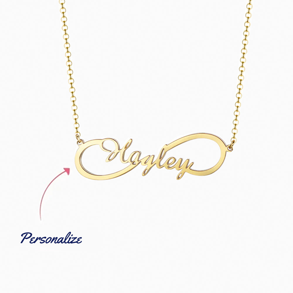 Collar con nombre infinito