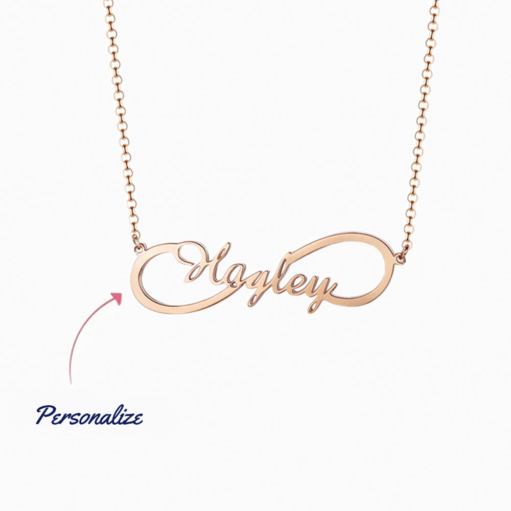 Collar con nombre infinito